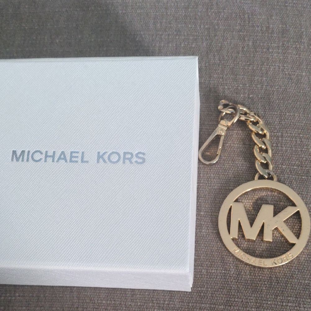 Large Michael Kors Gold Logo Keychain, Purse Fob, + Box, 5 1/4 Inches, EUC
